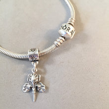 Load image into Gallery viewer, Daisy Stamp CONVERTER BEAD For Charm Bracelet .925 Sterling Silver Works for Pandora, European and many Bangle style bracelets FD03