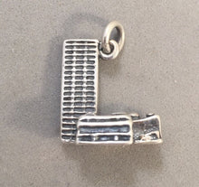 Load image into Gallery viewer, UNITED NATIONS BUILDING .925 Sterling Silver Charm Pendant New York City UN BA02