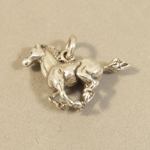 GALLOPING MUSTANG 3-D .925 Sterling Silver Charm Pendant Horse Pony Mare Stallion AN65