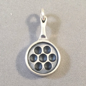 POFFERTJES PAN .925 Sterling Silver 3-D Charm Pendant Escargot Dish Holland Netherlands KT50