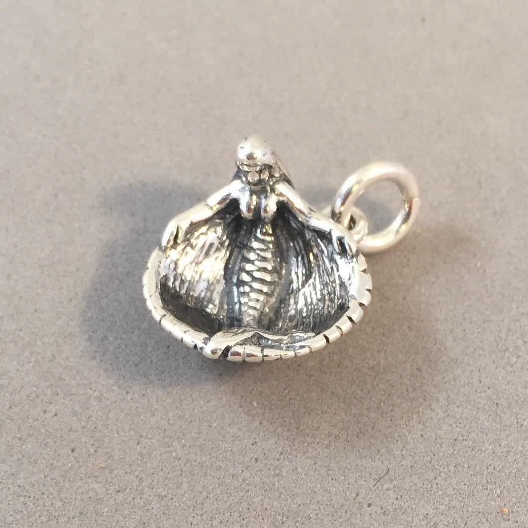 MERMAID in CLAM SHELL .925 Sterling Silver 3-D Charm Pendant Sitting in Sea Beach Sea Ocean nt52