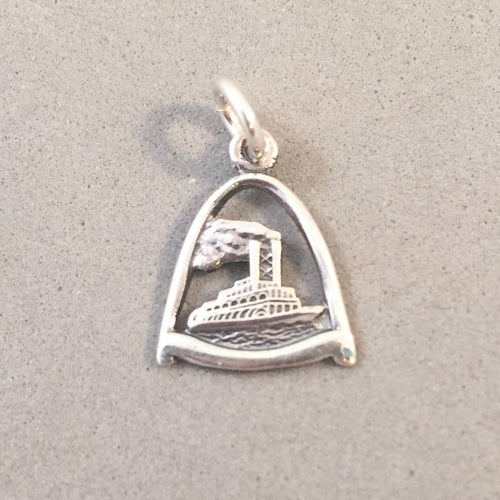 ST. LOUIS Steamship Small .925 Sterling Silver Charm Pendant Gateway Arch National Park Missouri Souvenir tu13