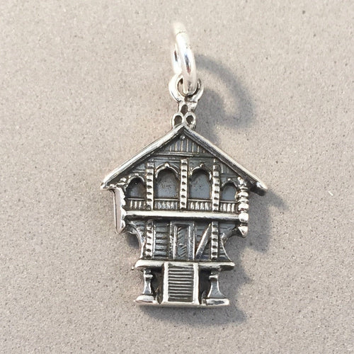 NORWEGIAN FARMHOUSE .925 Sterling Silver Charm Pendant Norway Building Traditional House tn09