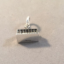 Load image into Gallery viewer, MOUNT VERNON .925 Sterling Silver Charm Pendant Landmark George Washington Home DC Travel tu47