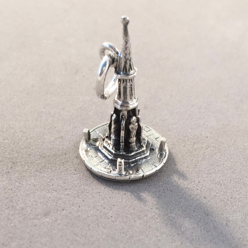 BANBURY CROSS .925 Sterling Silver 3-D Charm Pendant United Kingdom UK England Market Souvenir tb35