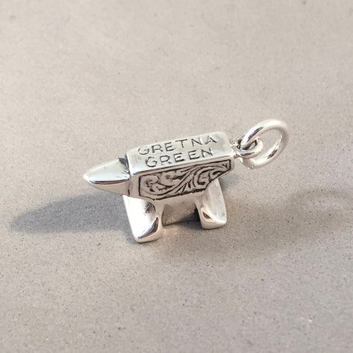 GRETNA GREEN ANVIL .925 Sterling Silver 3-D Charm Pendant Scotland Blacksmith Wedding Dumfries Galloway tb50