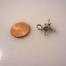 Load image into Gallery viewer, CHEETAH .925 Sterling Silver Charm Pendant Cat Safari Jungle AN23