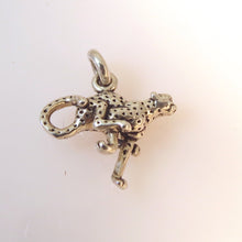 Load image into Gallery viewer, CHEETAH .925 Sterling Silver Charm Pendant Cat Safari Jungle AN23